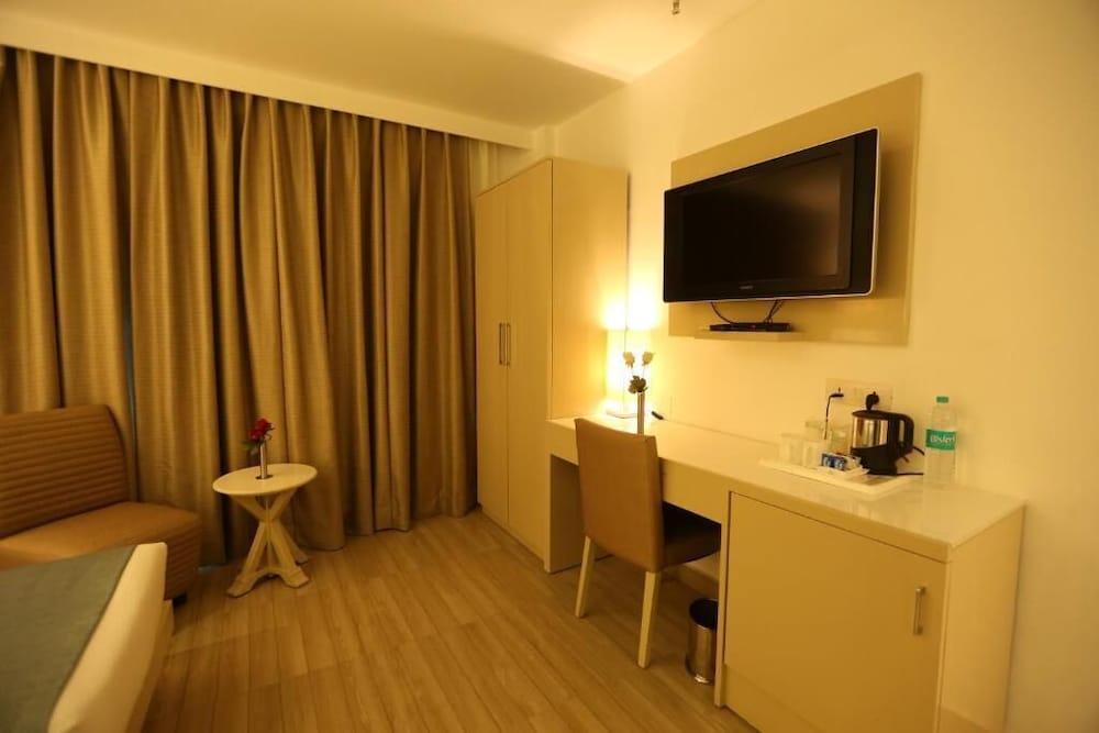 ניו דלהי Hotel Shanti Palace West Patel Nagar מראה חיצוני תמונה